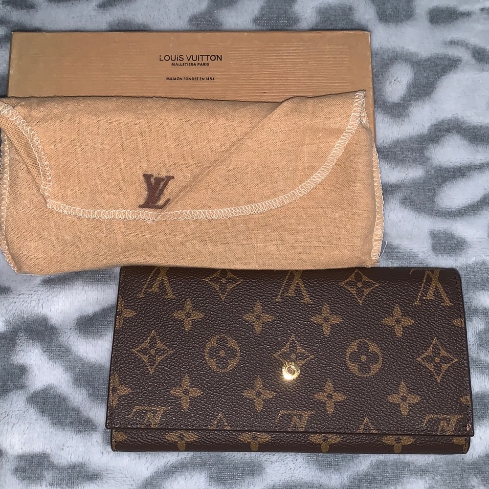 Louis Vuitton wallet/check holder